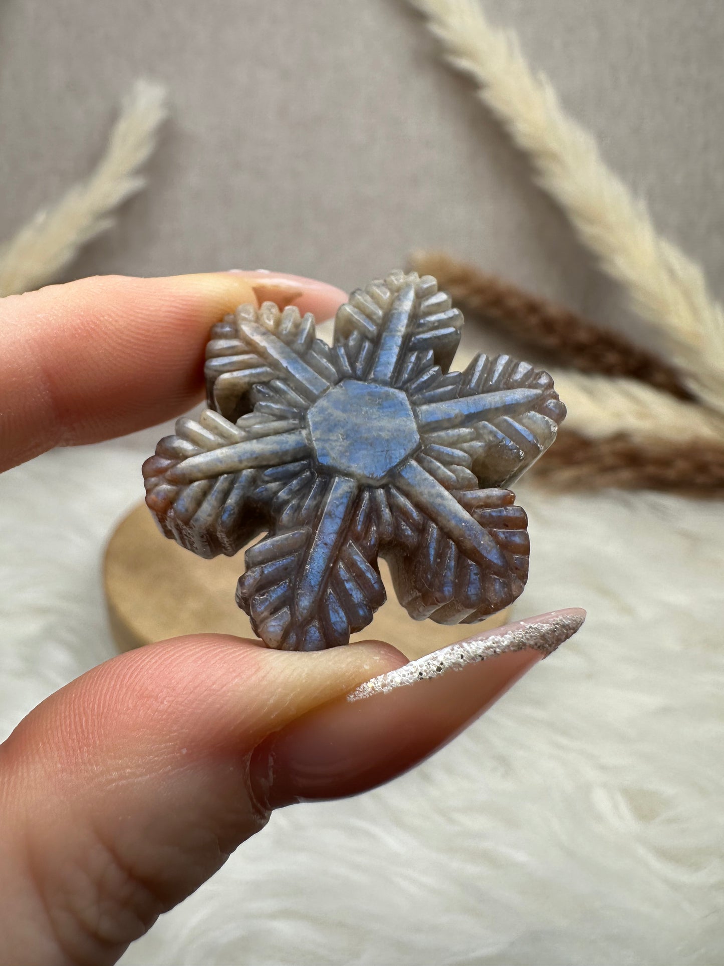 Mondstein Schneeflocken Carvings