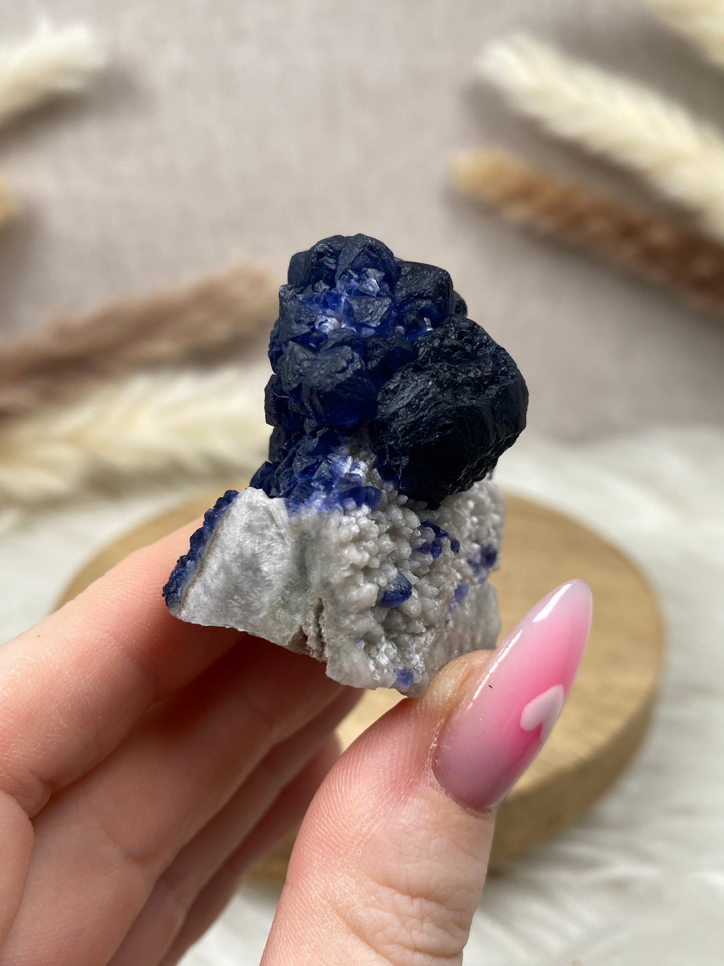 Blaubeer Fluorit auf Quarz (2)