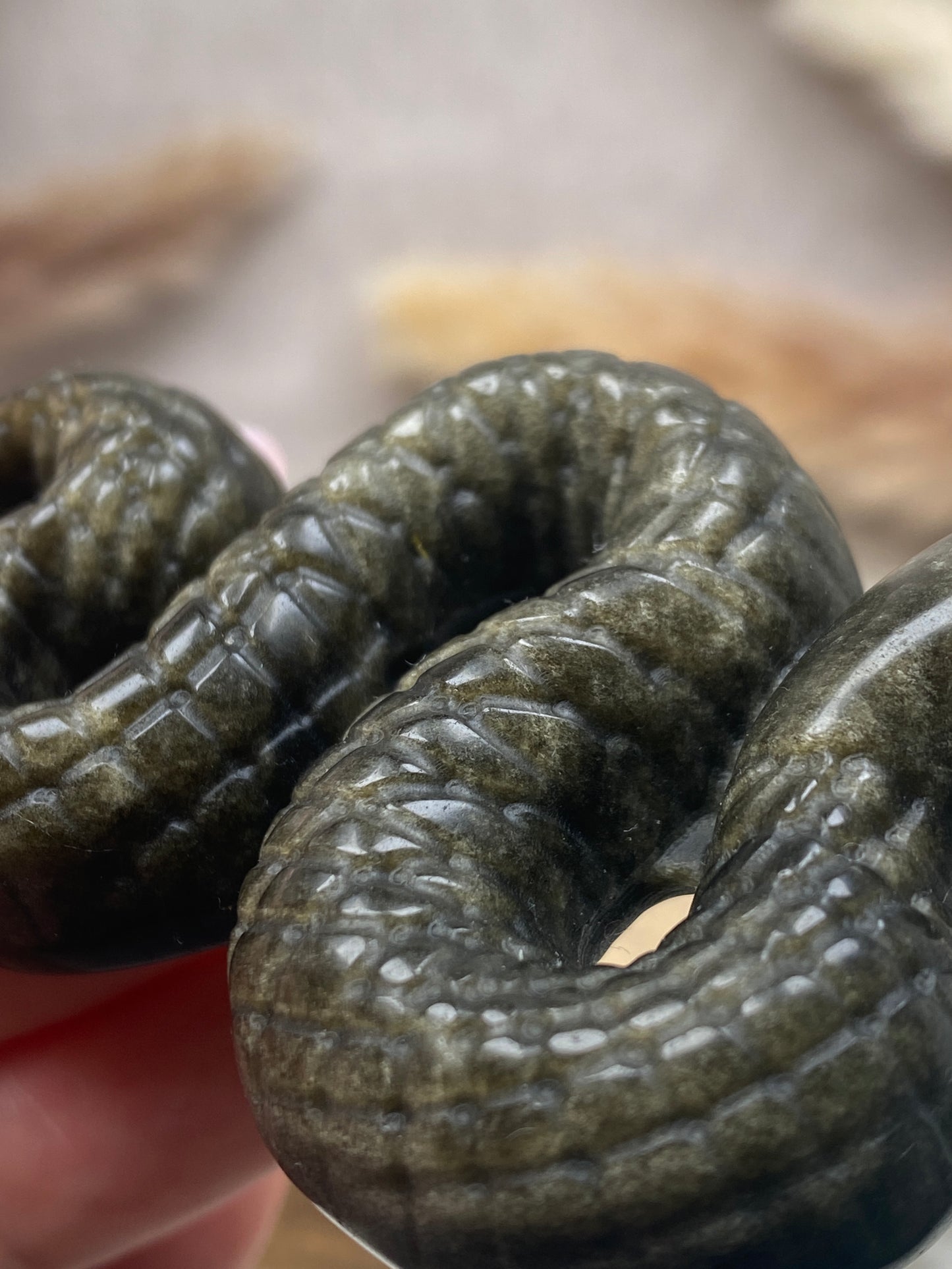 Obsidian Schlangen mit Goldschimmer