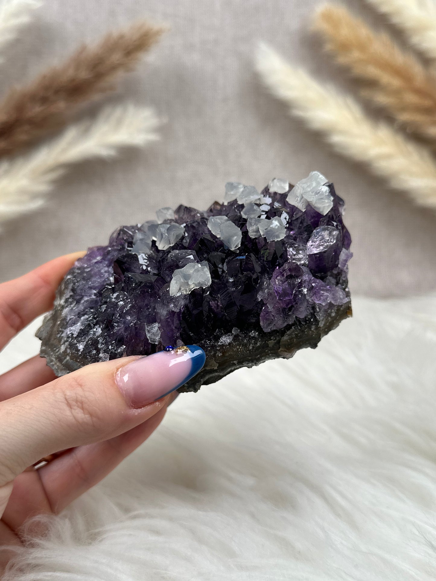 Amethyst mit Calcit Cluster (1)