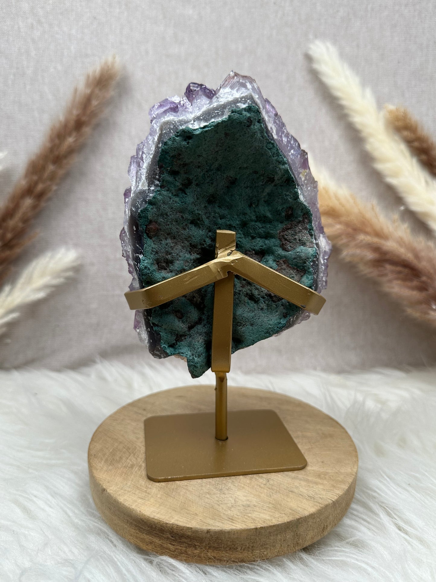 Amethyst mit Goethit auf Ständer (2)