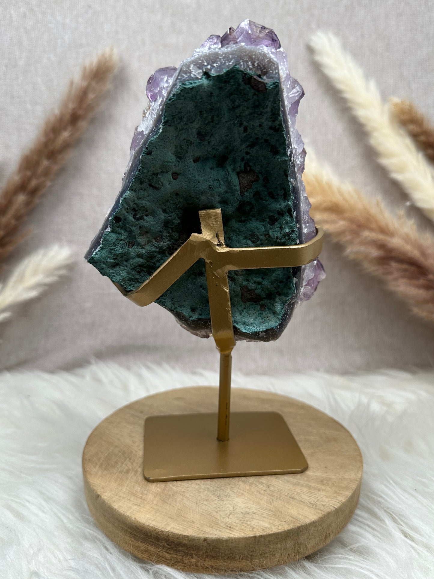 Amethyst mit Goethit auf Ständer (1)
