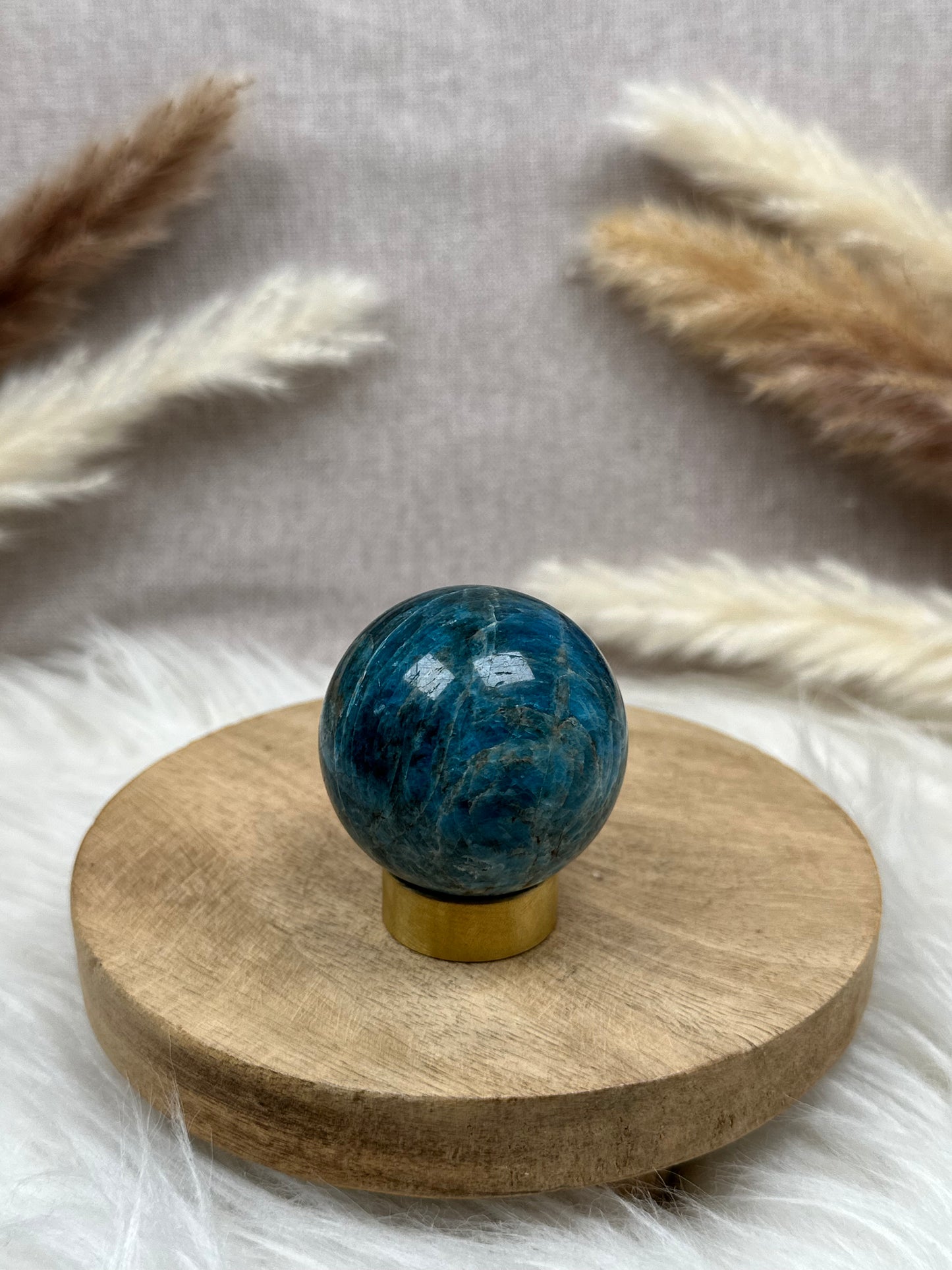 Blaue Apatit Kugel (2)