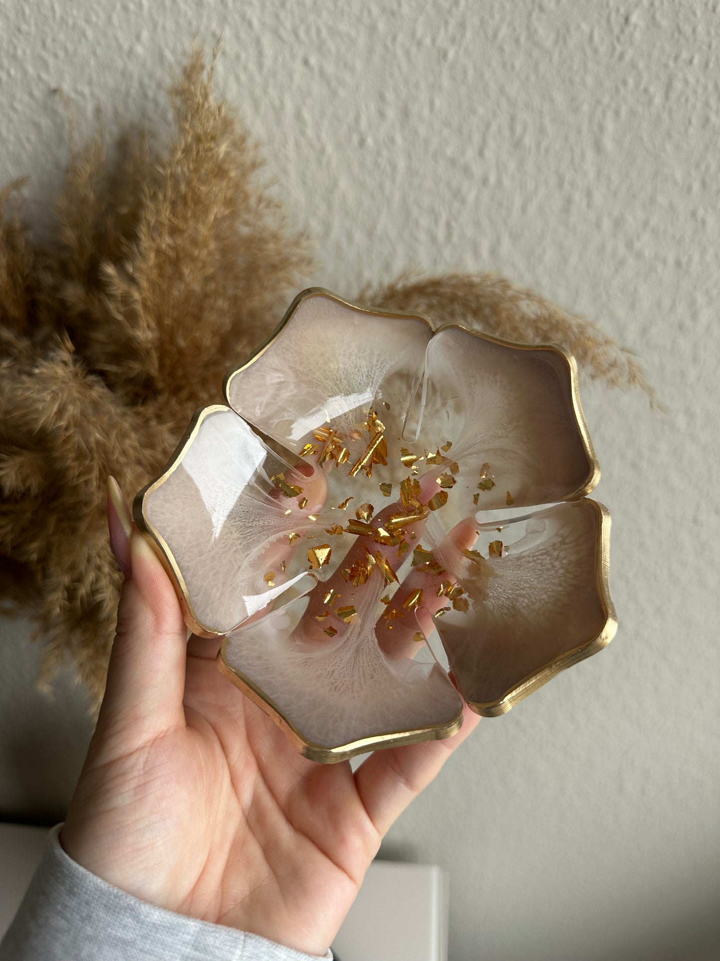 Blumenschale aus Kunstharz