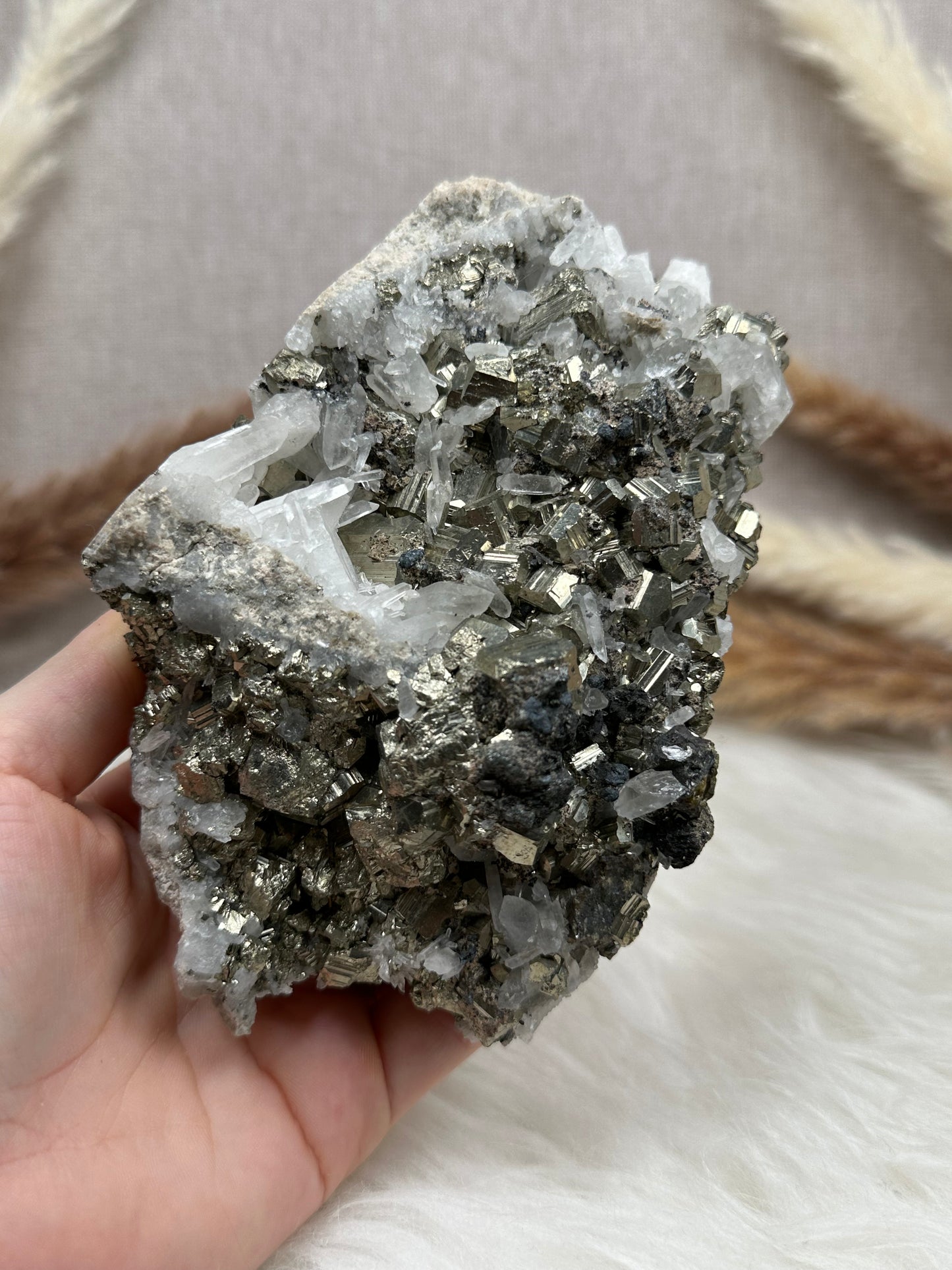 Quarz mit Pyrit Cluster (2)