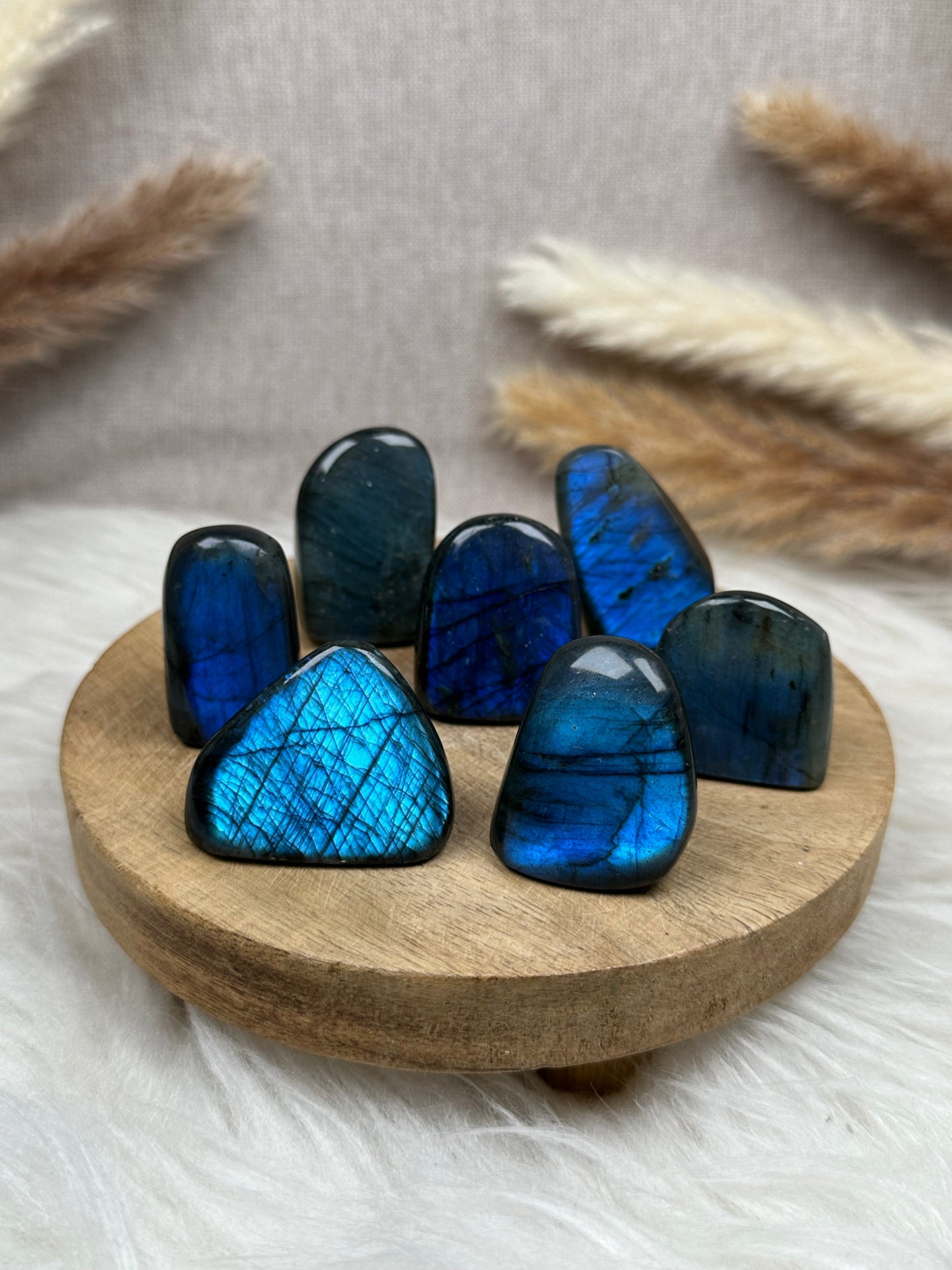 Kleine Labradorit Freiformen (blau)