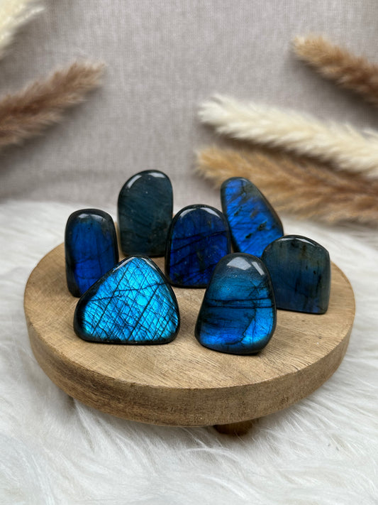 Kleine Labradorit Freiformen (blau)