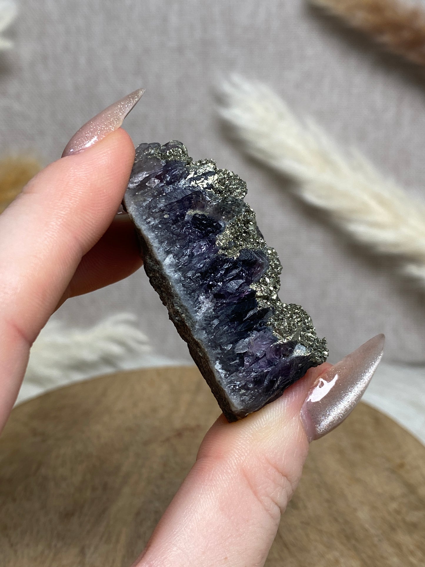 Amethyst mit Pyrit Cluster (1)