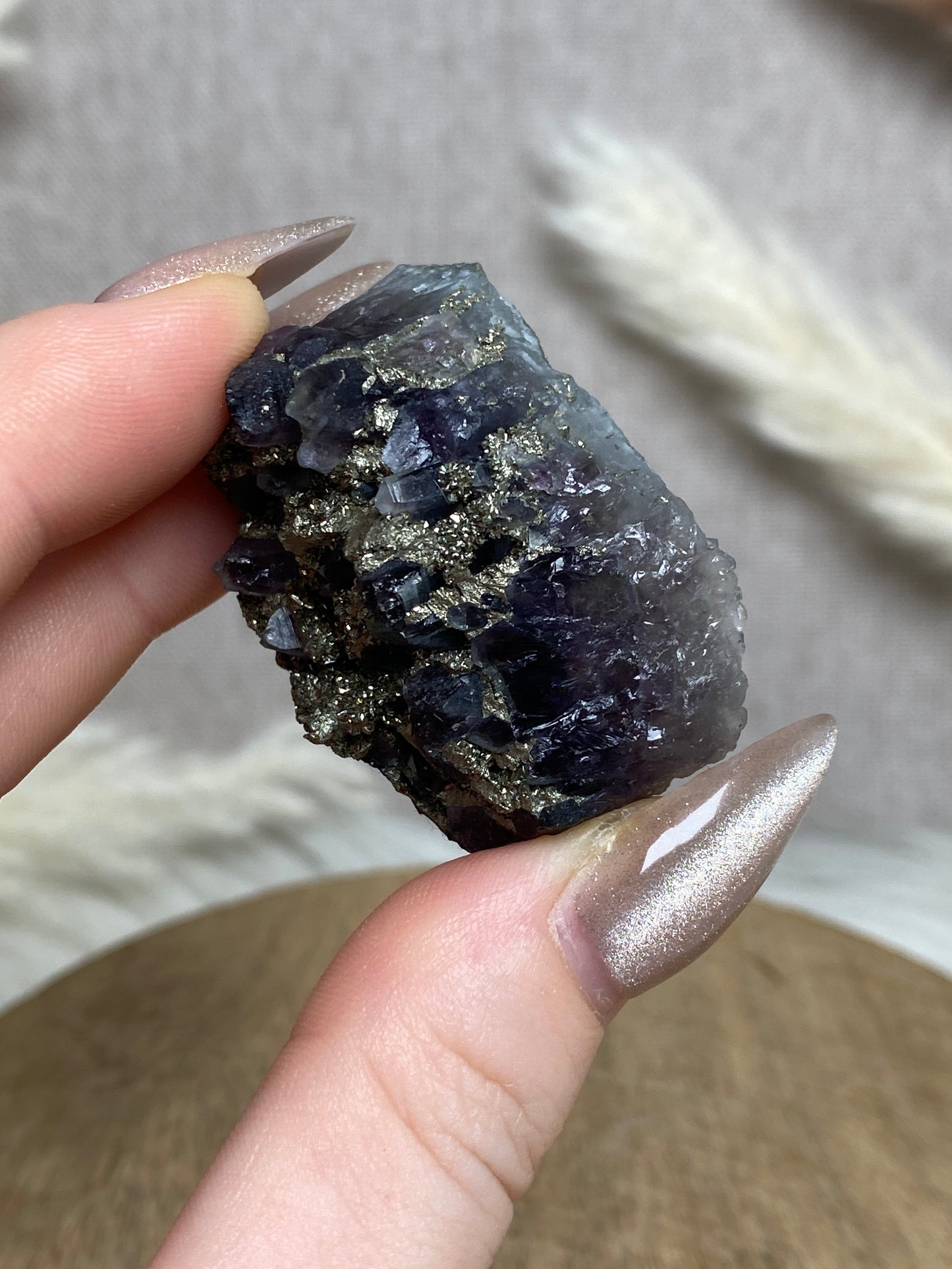 Amethyst mit Pyrit Cluster (2)