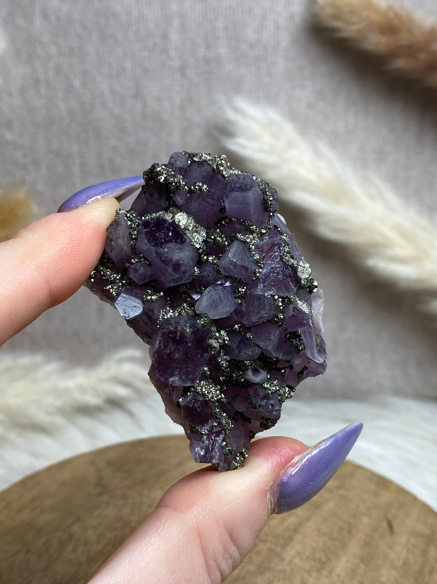 Amethyst mit Pyrit Cluster (7)