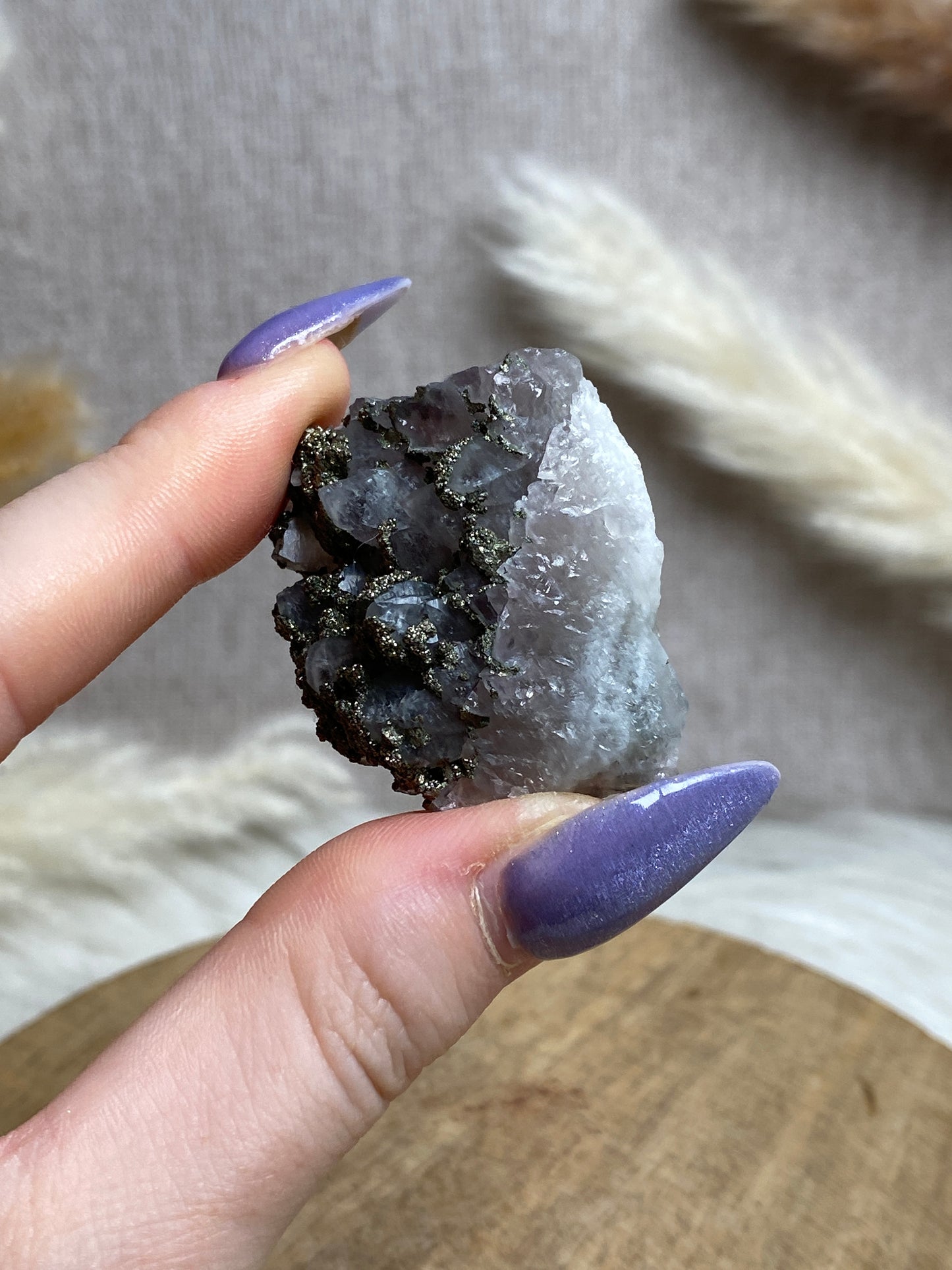 Amethyst mit Pyrit Cluster (10)