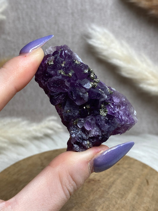 Amethyst mit Pyrit Cluster (11)