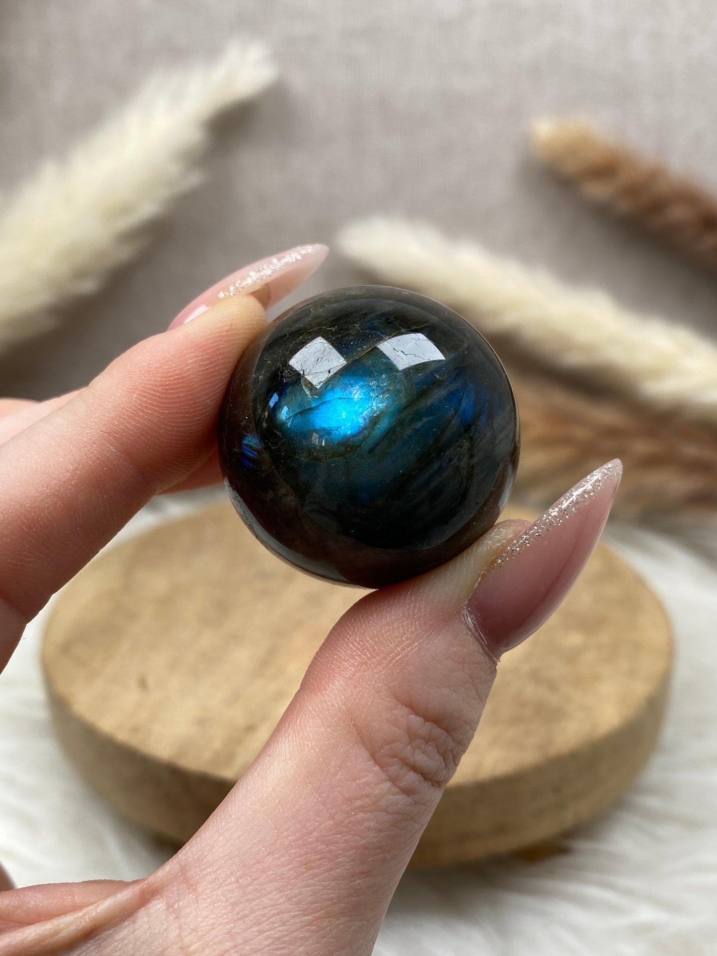 Kleine Labradorit Kugel (1)