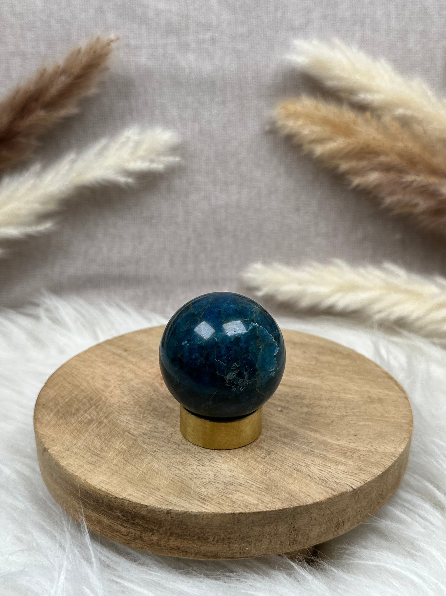 Blaue Apatit Kugel (1)