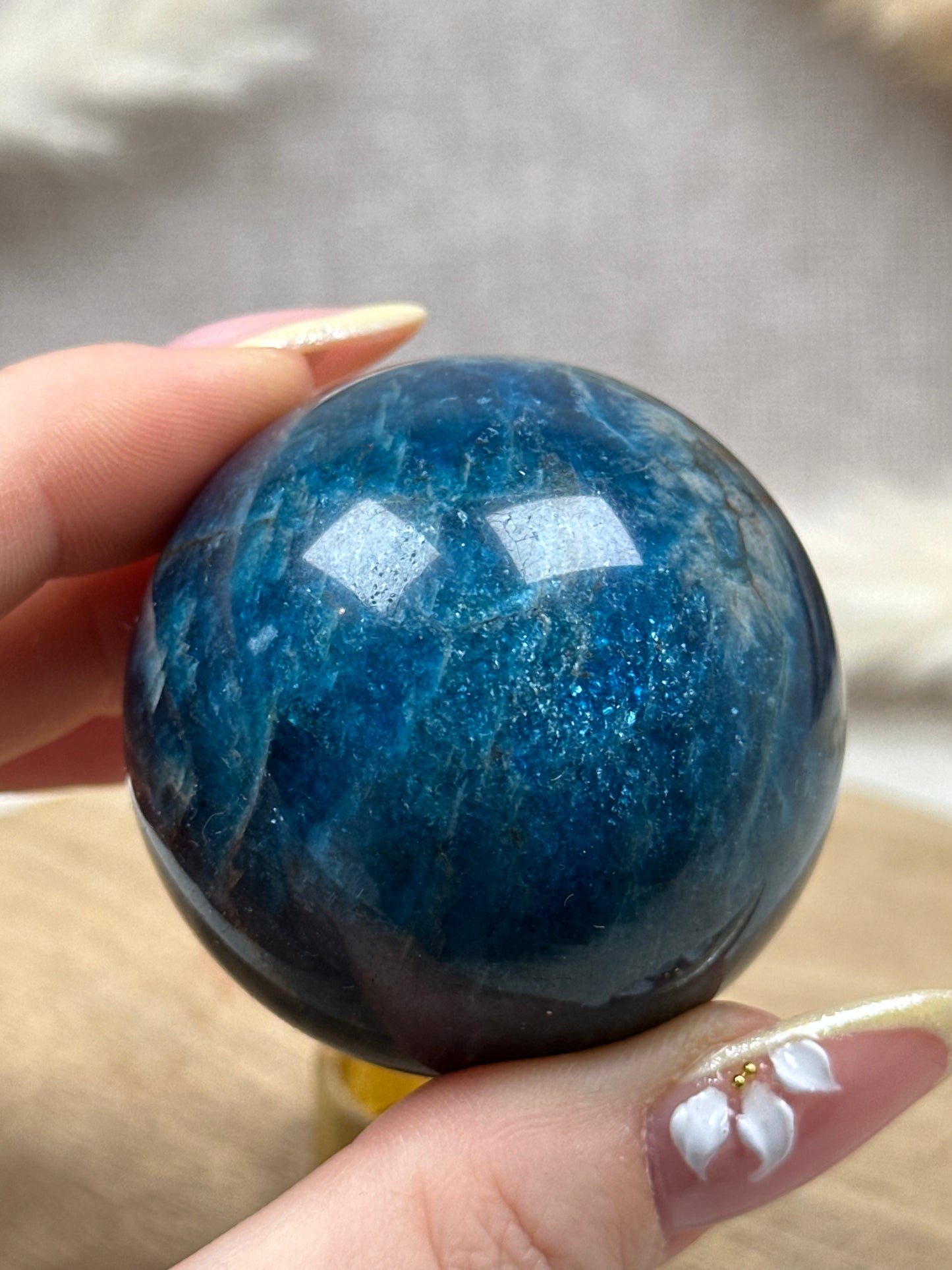 Blaue Apatit Kugel (3)
