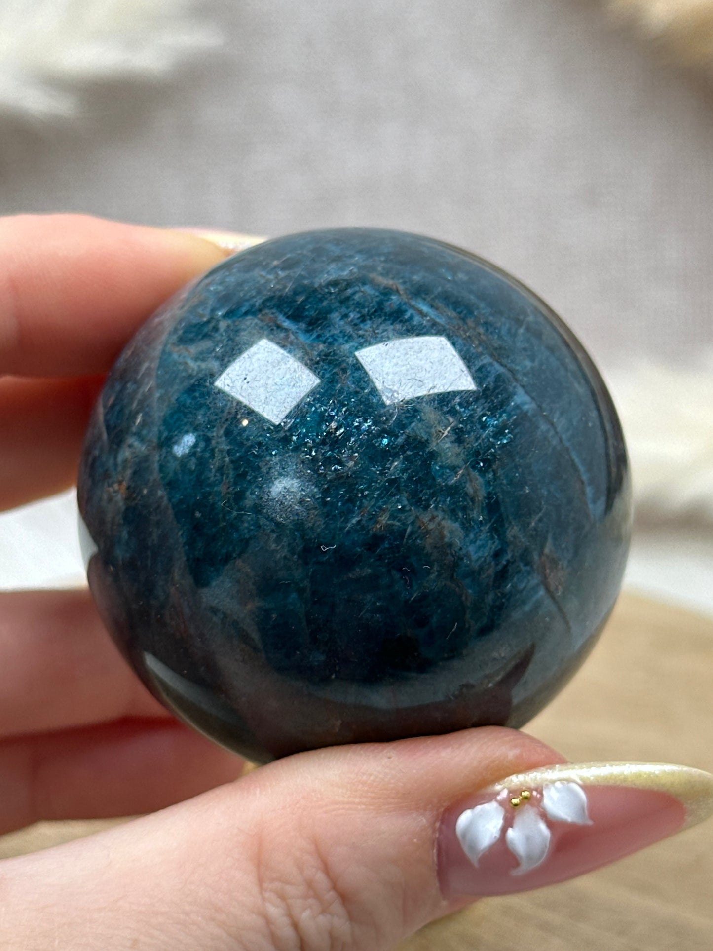 Blaue Apatit Kugel (5)