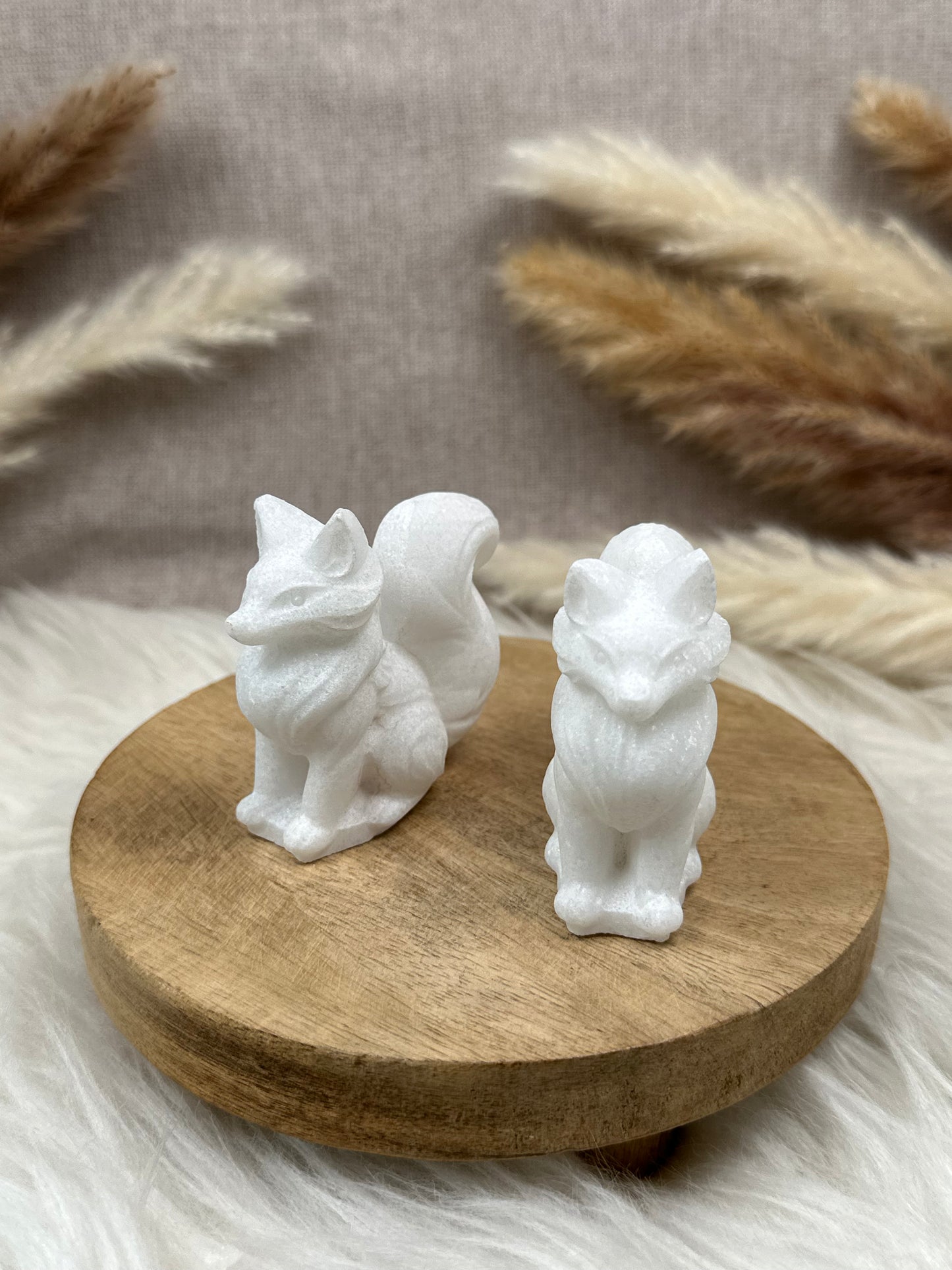 Weißer Marmor Fuchs Carvings
