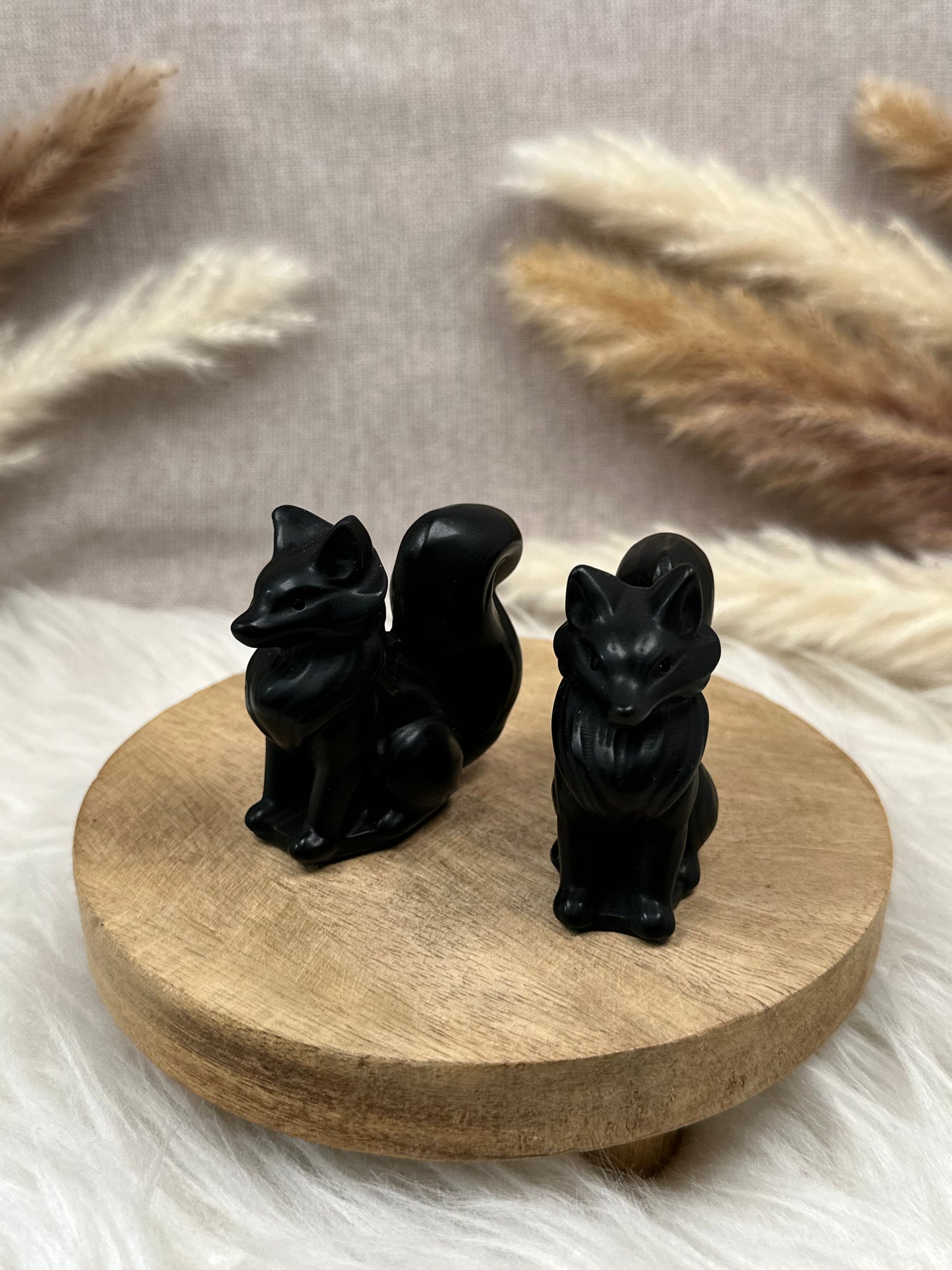 Obsidian Fuchs Carvings