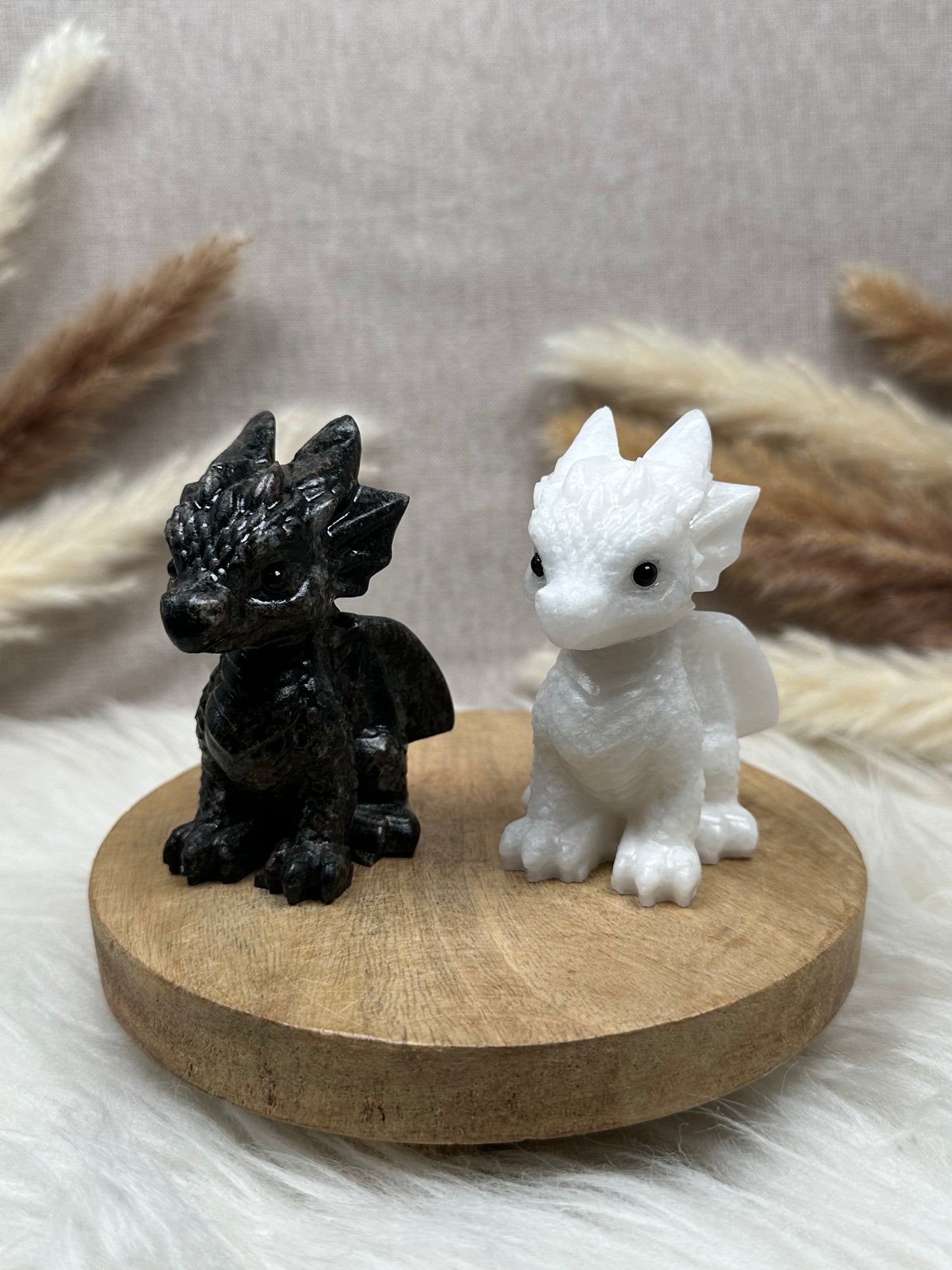 Drachen Carvings (schwarz & weiß)