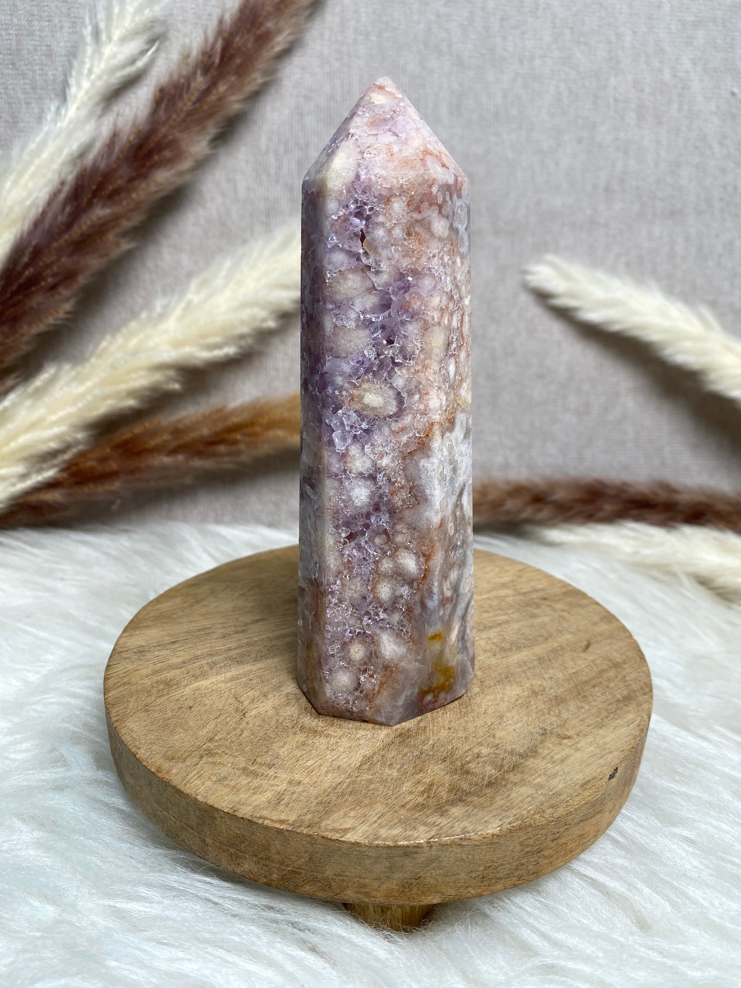 Pink Amethyst mit Amethyst Turm (B-Ware)