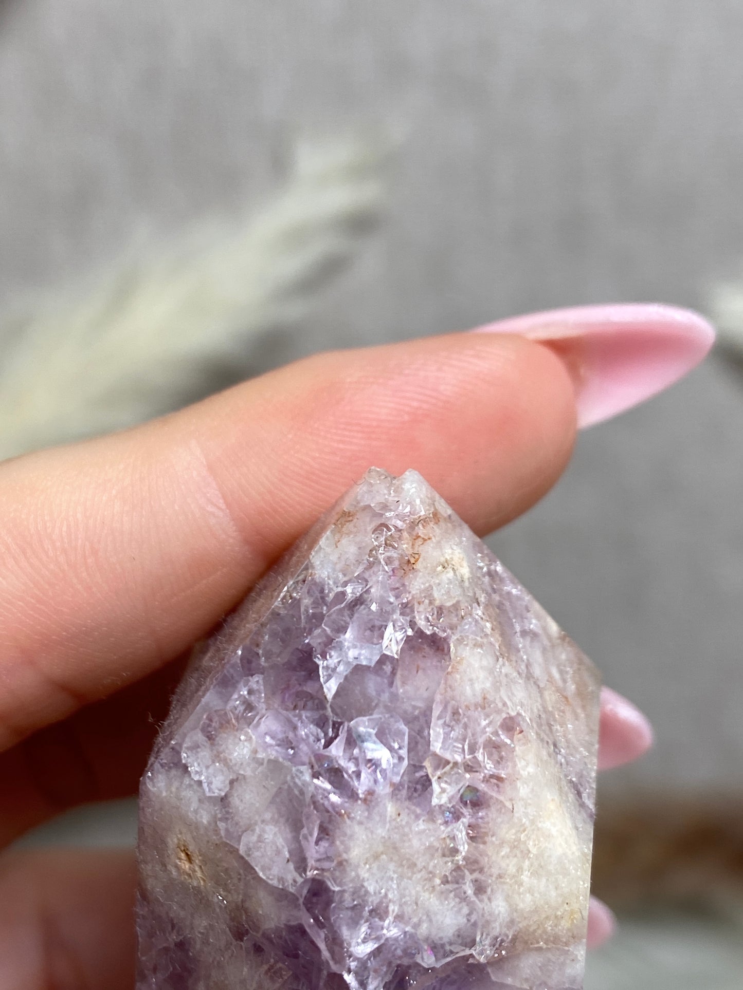 Pink Amethyst mit Amethyst Turm (B-Ware)