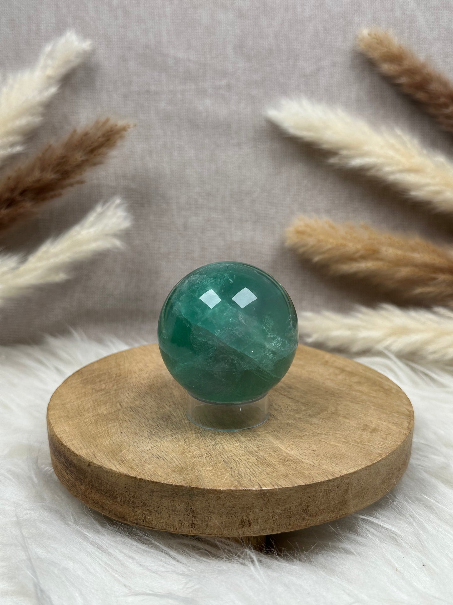 Dunkelgrüne Fluorit Kugel (1)