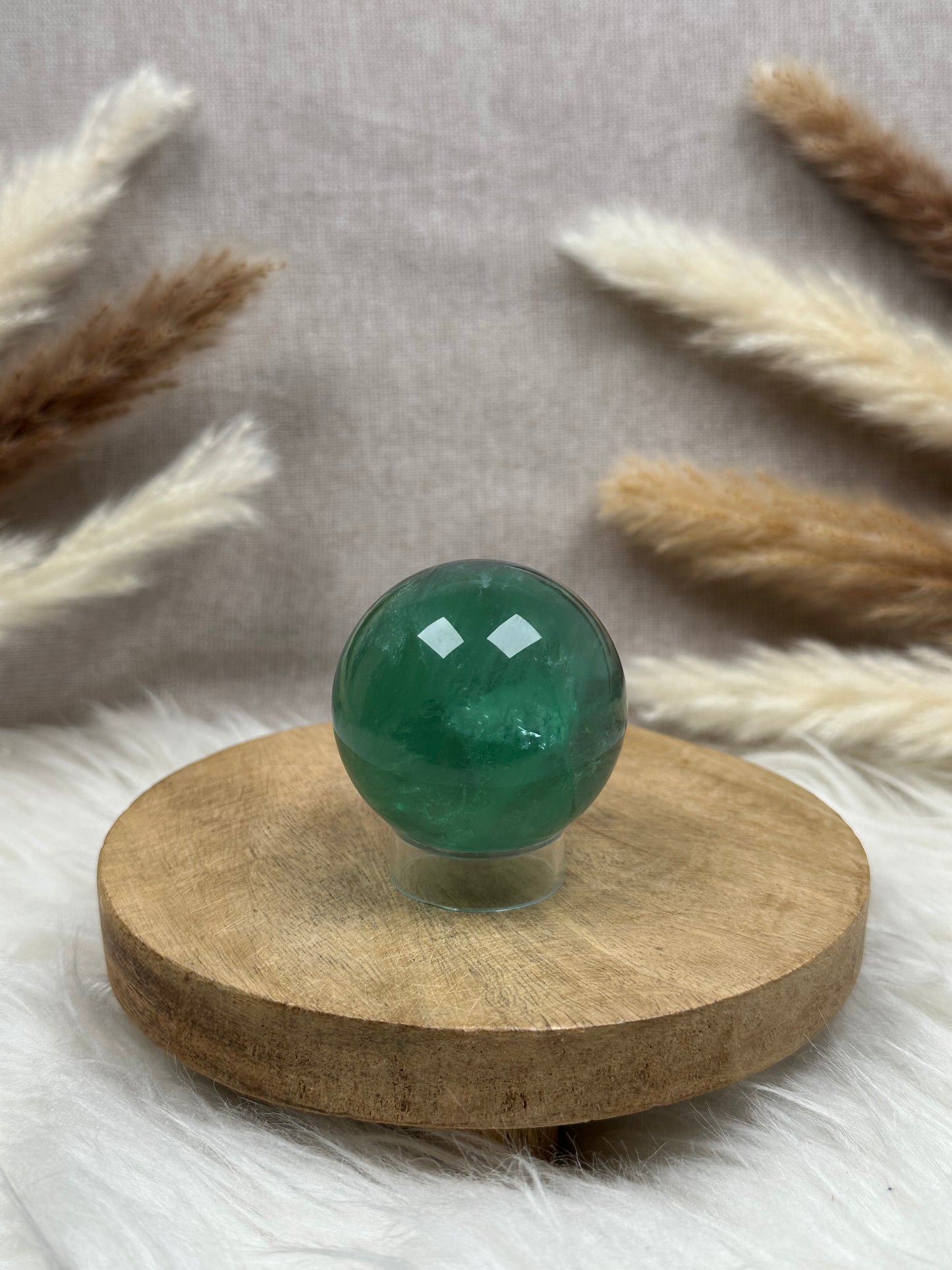 Dunkelgrüne Fluorit Kugel (2)